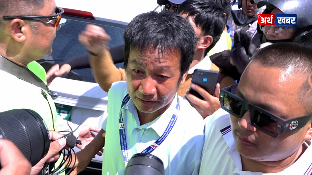 Supporters Greet Mayor Hark Sampang on His Arrival in Kathmandu